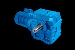 Helicopter worm gear box